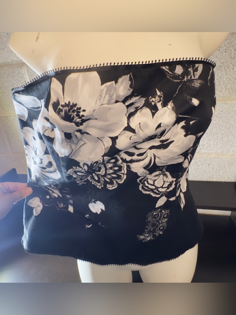 White House Black Market Black and White Floral Strapless Crop Top- Size 12